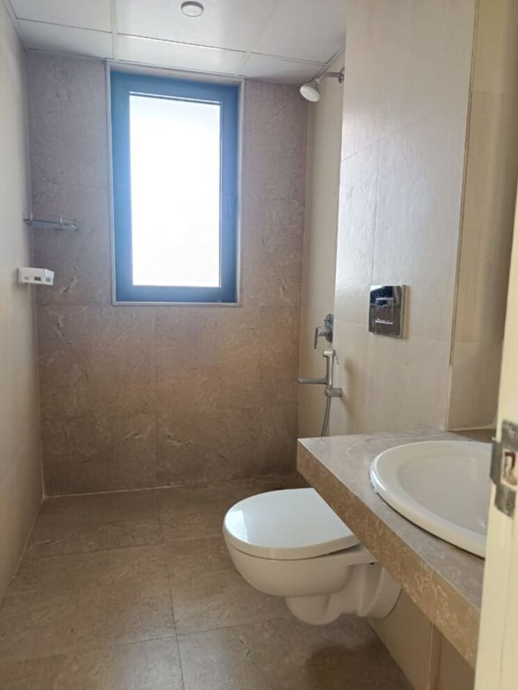 Bathroom, supreme-belmac-residences 4 Bedroom 2600 Sq.Ft. Apartment In Kalyani Nagar Pune 9833837