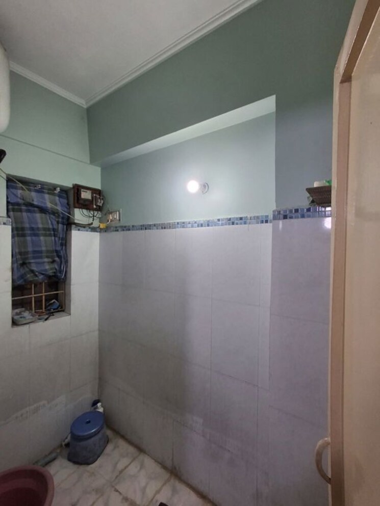 Bathroom, rwa-jalvayu-vihar-noida 2 Bedroom 1100 Sq.Ft. Apartment In Sector 25 Noida 9833865