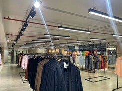 Showroom For Rent in Ven Business Center