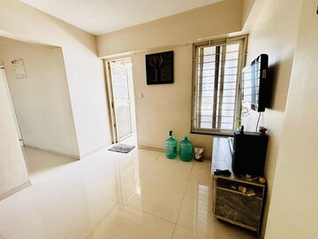 Room in 2 BHK Apartment at Goel Ganga Arcadia, Kharadi – for Rent