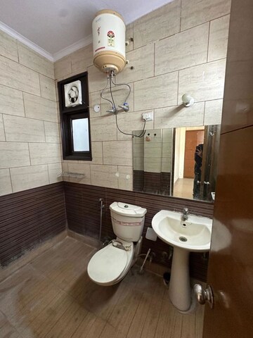 Kitchen in 4 BHK Apartment at Anand Niketan CGHS, Sector 52 – for Rent