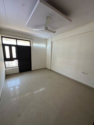 Room in 4 BHK Apartment at Anand Niketan CGHS, Sector 52 – for Rent