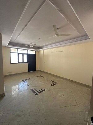 Room in 4 BHK Apartment at Anand Niketan CGHS, Sector 52 – for Rent