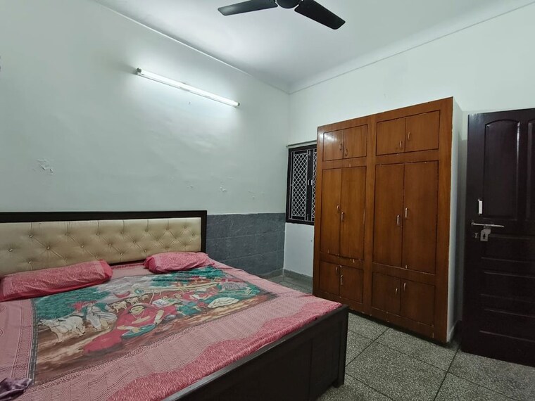 Bedroom, mohyal colony 3 Bedroom 2000 Sq.Ft. Apartment In Mohyal Colony Gurgaon 9833872