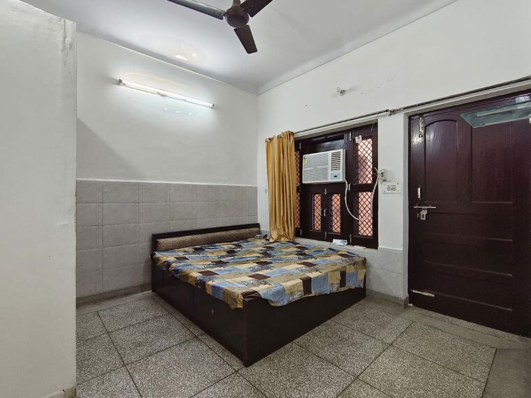 Bedroom, mohyal colony 3 Bedroom 2000 Sq.Ft. Apartment In Mohyal Colony Gurgaon 9833872