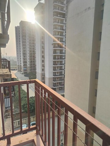 Balcony in 1 BHK Apartment at Gomti Nagar – for Rent