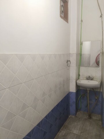 Bathroom in 2 BHK Builder Floor at Gomti Nagar – for Rent