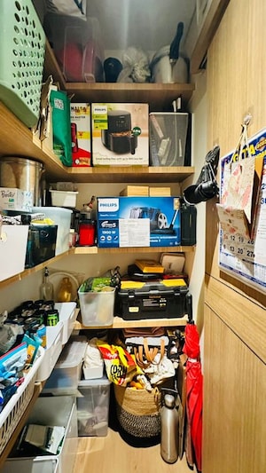 Furnished Amenities in 4 BHK Apartment at Lodha Sterling, Kolshet Road – for Rent