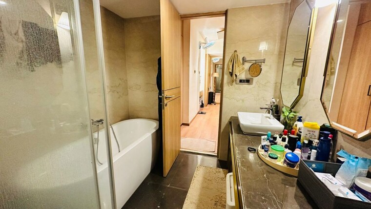 Bathroom, lodha-sterling 4 Bedroom 2020 Sq.Ft. Apartment In Kolshet Road Thane 9833927