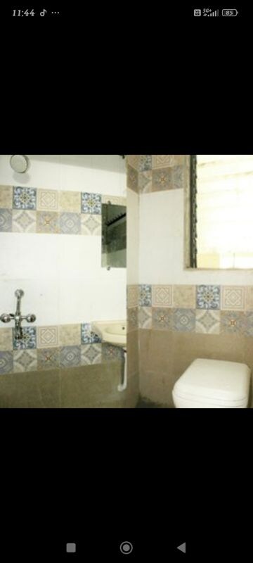 Bathroom in 2.5 BHK Apartment at Nalanda Usha Colony, Malad West – for Rent