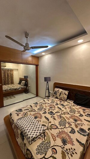 Bedroom in 1 BHK Apartment at Anand CHS Matunga, Matunga East – for Rent