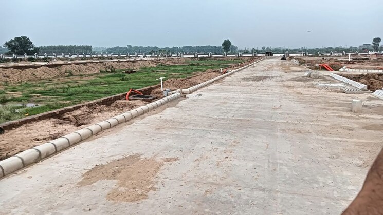 undefined, panchkula urban estate  105 Sq.Yd. Plot In Panchkula Urban Estate Panchkula 9833945