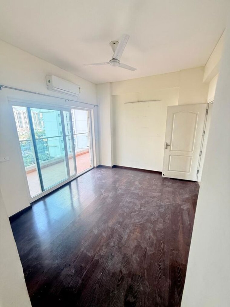 Room, shree-vardhman-victoria 2.5 Bedroom 1350 Sq.Ft. Apartment In Sector 70 Gurgaon 9833956