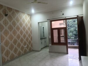 Room in 3 BHK Builder Floor at Uppal Southend, Sector 49 – for Rent