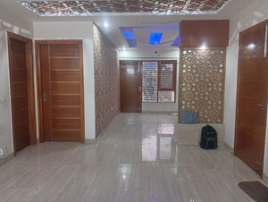 Room in 3 BHK Builder Floor at Uppal Southend, Sector 49 – for Rent