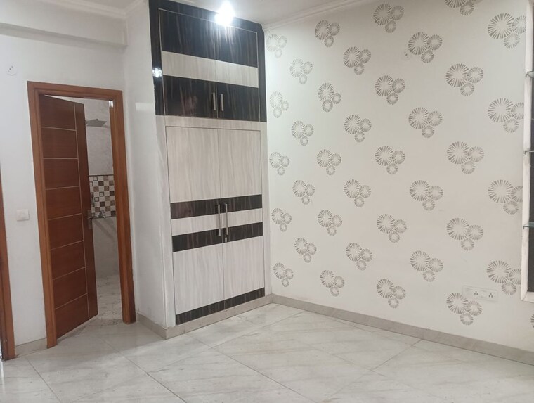 Room, uppal-southend 3 Bedroom 2200 Sq.Ft. Builder Floor In Sector 49 Gurgaon 9833959