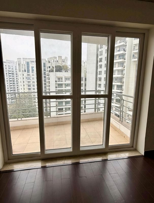 3 BHK + Extra Room Apartment For Rent in Parsvnath Exotica