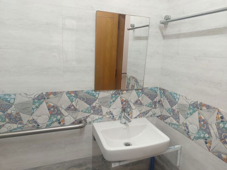 Bathroom, dahanukar colony 3 Bedroom 1584 Sq.Ft. Apartment In Dahanukar Colony Pune 9833960