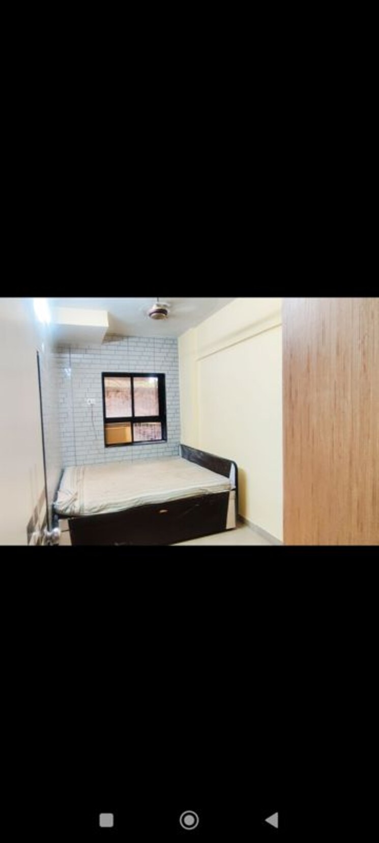 Room, malad east Pg For Girls In Malad East 9834020