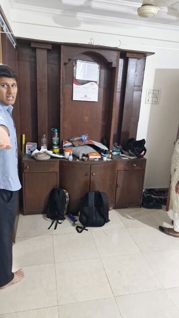 Room in 1 BHK Apartment at Lokhandwala Vinay Tower, Kandivali East – for Sale