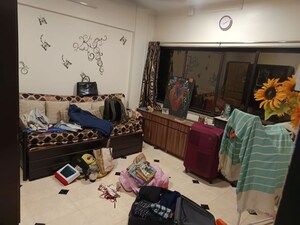 Master Bedroom in 1.5 BHK Apartment at Eff Jumbo Darshan CHS, Andheri East – for Rent