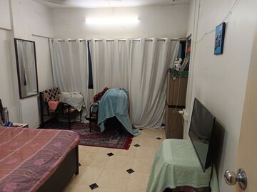 Master Bedroom in 1.5 BHK Apartment at Eff Jumbo Darshan CHS, Andheri East – for Rent