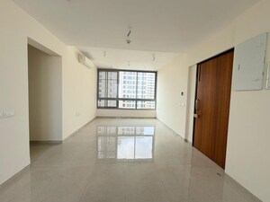 Room in 2 BHK Apartment at Piramal Vaikunth, Balkum Pada – for Sale