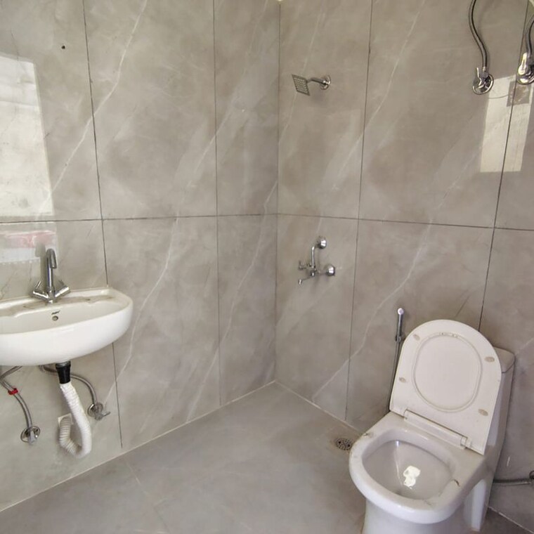 Bathroom, dlf-exclusive-floors 1 RK 450 Sq.Ft. Builder Floor In Sector 53 Gurgaon 9834053