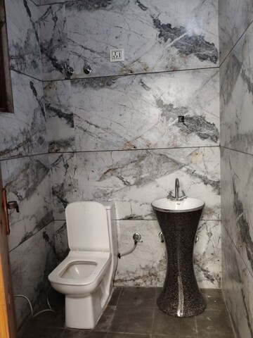 Bathroom in 2 BHK Builder Floor at Divyansh Onyx, Gyan Khand – for Sale