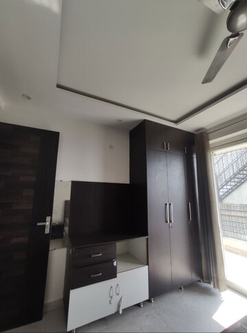 Kitchen in 2 BHK Builder Floor at Hong Kong Bazaar, Sector 57 – for Rent
