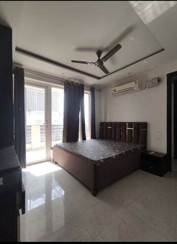 Bedroom in 2 BHK Builder Floor at Hong Kong Bazaar, Sector 57 – for Rent