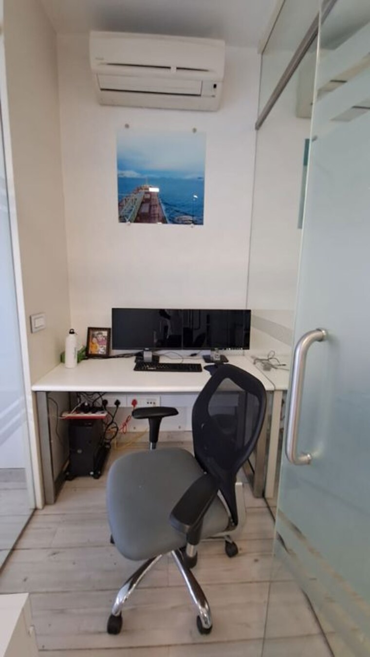 Team Area, greenscape-cyber-one Commercial Office Space 1500 Sq.Ft. In Vashi Sector 30a Navi Mumbai 9834094