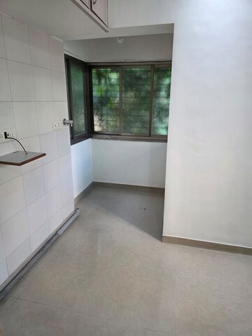 Room in 2 BHK Apartment at Vile Parle East – for Rent