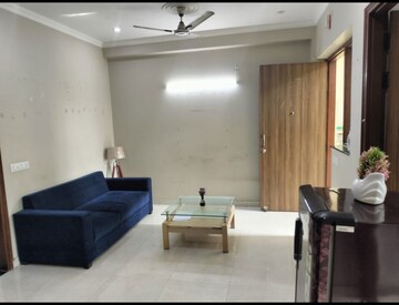 Living Room in 3 BHK Builder Floor at Gupta Awas, Sector 43 – for Rent