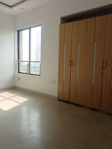 Room in 3 BHK Apartment at Lodha Luxuria, Majiwada – for Rent