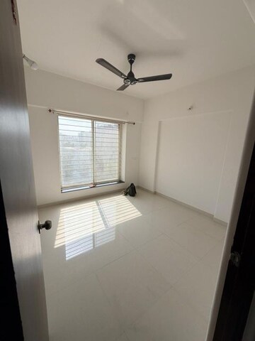 Room in 2 BHK Apartment at Goel Ganga Amber, Tathawade – for Rent