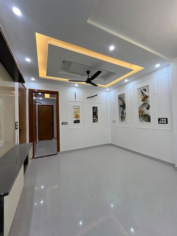 Building Lobby in 3 BHK Builder Floor at Uttam Nagar – for Sale