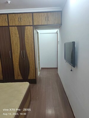 Room in 2 BHK Apartment at Premier Kailash Tower, Powai – for Rent