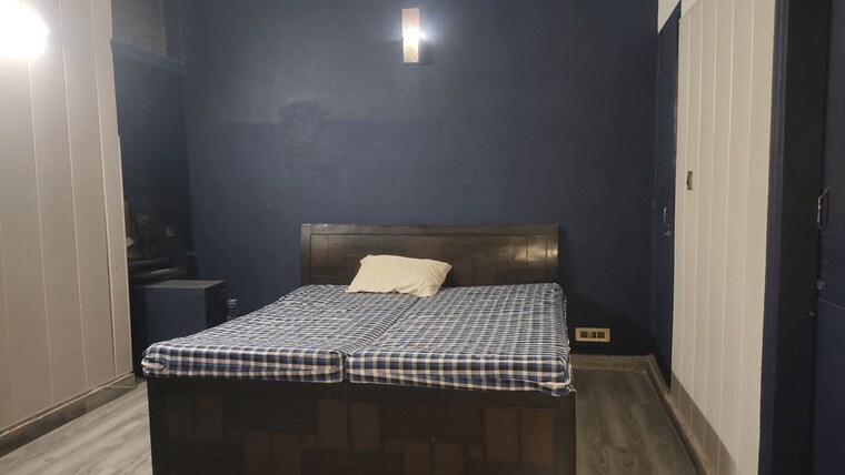 Bedroom, east of kailash 2 Bedroom 1500 Sq.Ft. Builder Floor In East Of Kailash Delhi 9834607