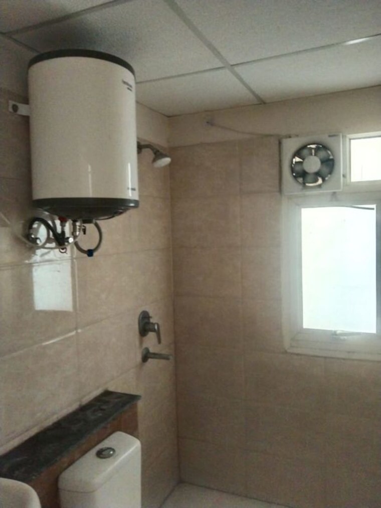 Bathroom, wave-dream-homes 2 Bedroom 870 Sq.Ft. Apartment In Wave City Ghaziabad 9834621