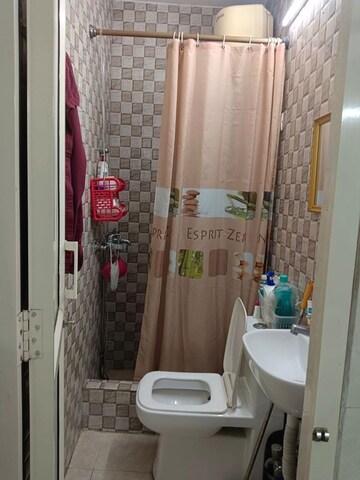 Bathroom in 1 BHK Apartment at Lajpat Nagar 4 – for Rent