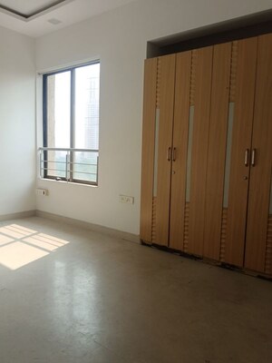 Room in 3 BHK Apartment at Lodha Luxuria, Majiwada – for Sale