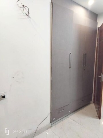 Bathroom in 3 BHK Apartment at Sunshine Enclave, Vip Road – for Rent