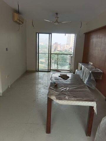 Room in 3 BHK Apartment at Lodha Luxuria, Majiwada – for Sale