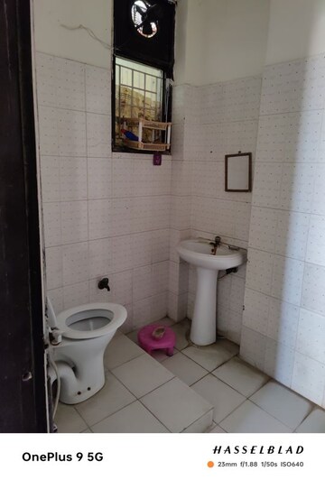Bathroom in 1 RK Builder Floor at Sector 48 – for Rent