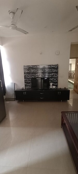 Furnished Amenities in 2 BHK Apartment at Shree Vardhman Mantra, Sector 67 – for Rent
