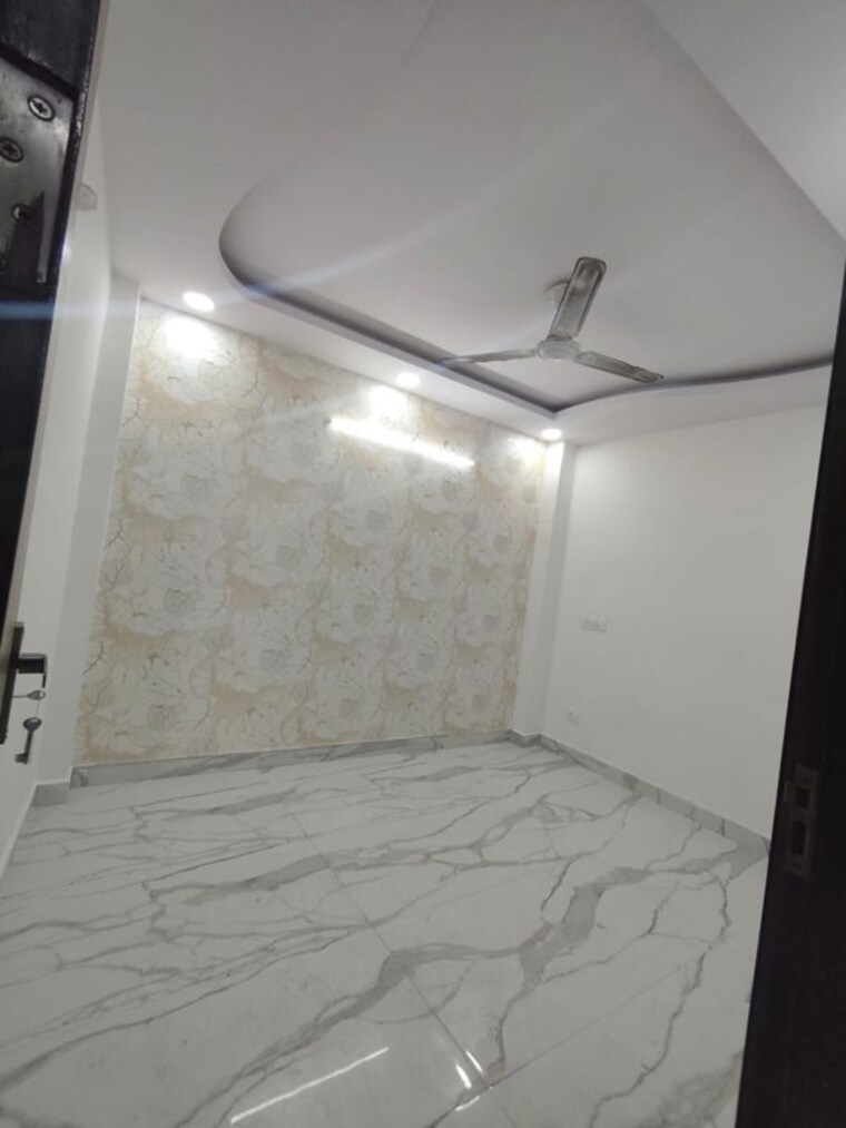 Room, govindpuri 2 Bedroom 90 Sq.Yd. Builder Floor In Govindpuri Delhi 9834884