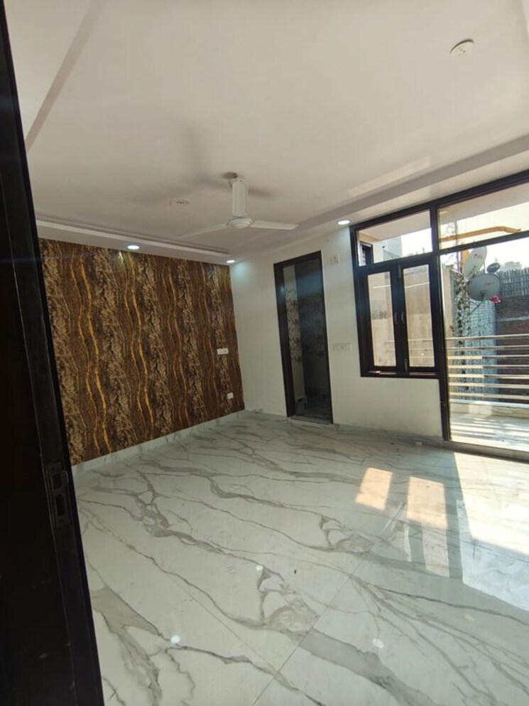 Room, govindpuri 2 Bedroom 90 Sq.Yd. Builder Floor In Govindpuri Delhi 9834884