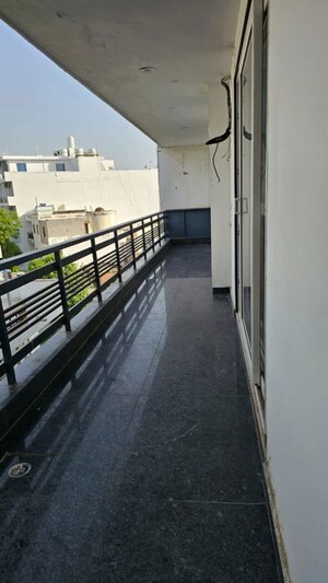 Balcony in 4 BHK Builder Floor at DLF City Phase III, Sector 24 – for Rent
