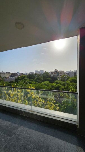 Balcony in 4 BHK Builder Floor at DLF City Phase III, Sector 24 – for Rent
